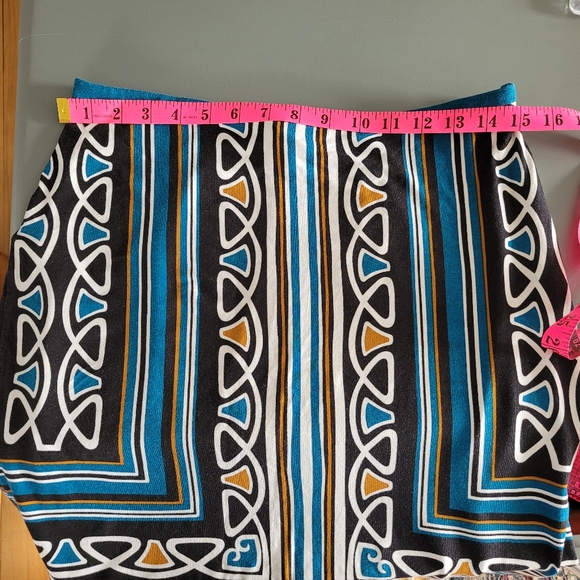Loft Skirt Size 6P Celtic Design - Picture 5 of 8